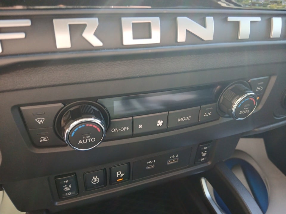 2025 Nissan Frontier SV