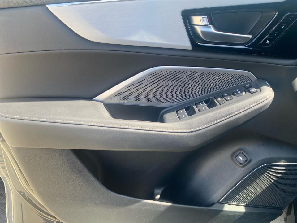 2023 Acura MDX w/Technology Package