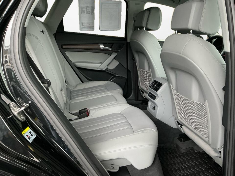 2022 Audi Q5 S line Premium