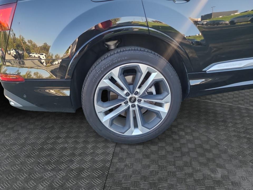 2024 Audi Q7 Premium Plus