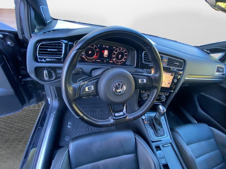 2018 Volkswagen Golf R 2.0T w/DCC & Navigation