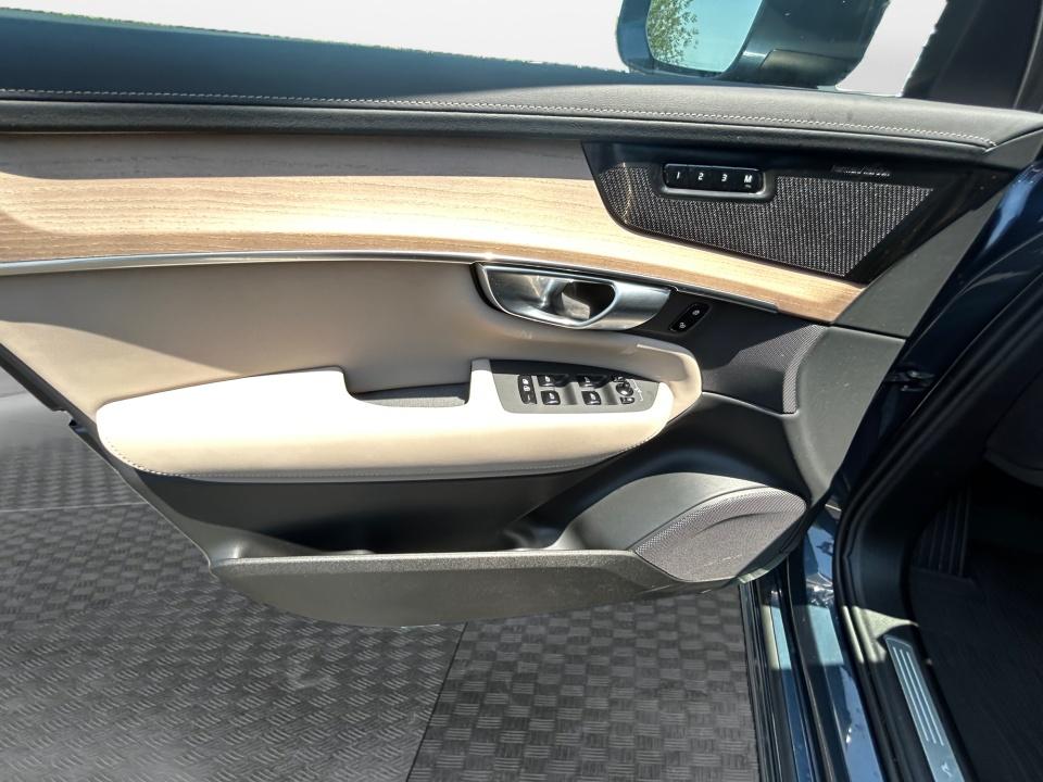 2026 Volvo XC90 Plus