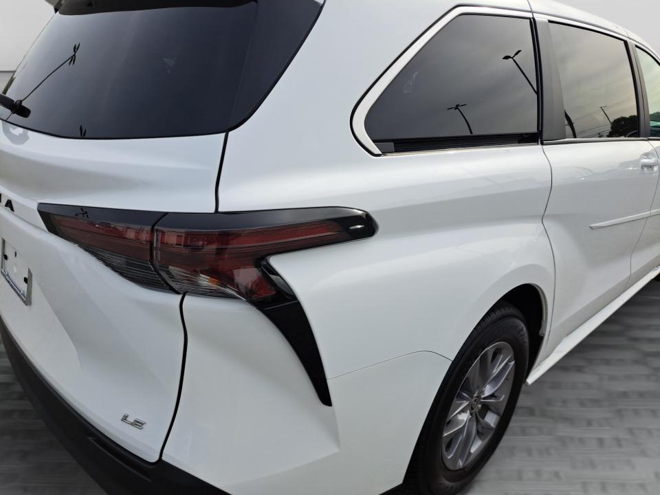 2025 Toyota Sienna LE
