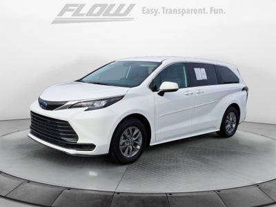 2025 Toyota Sienna LE