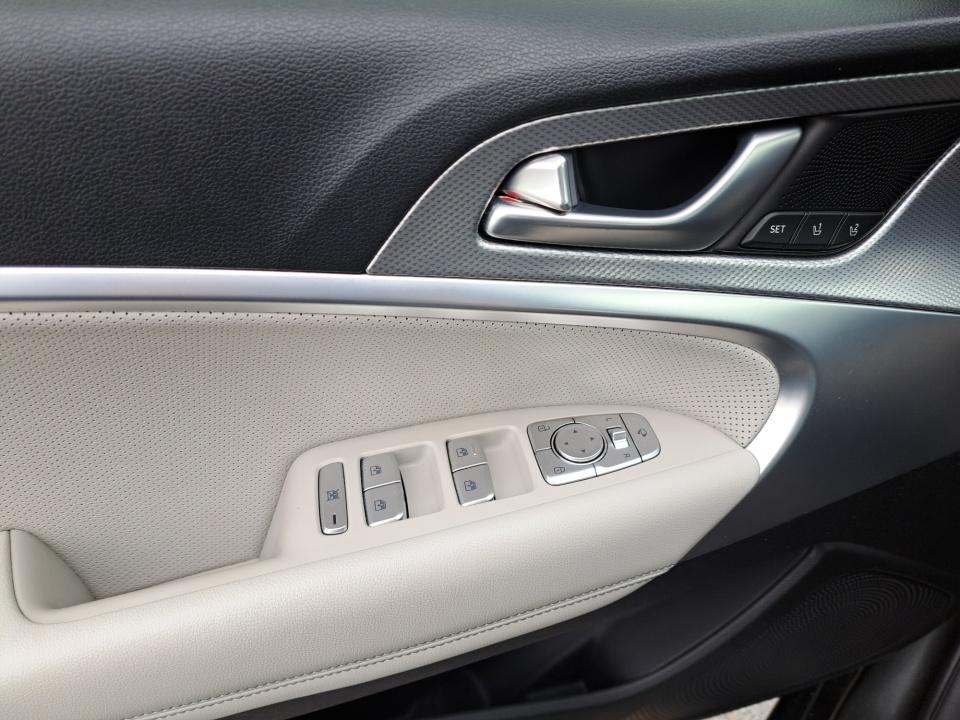 2023 Genesis G70 3.3T