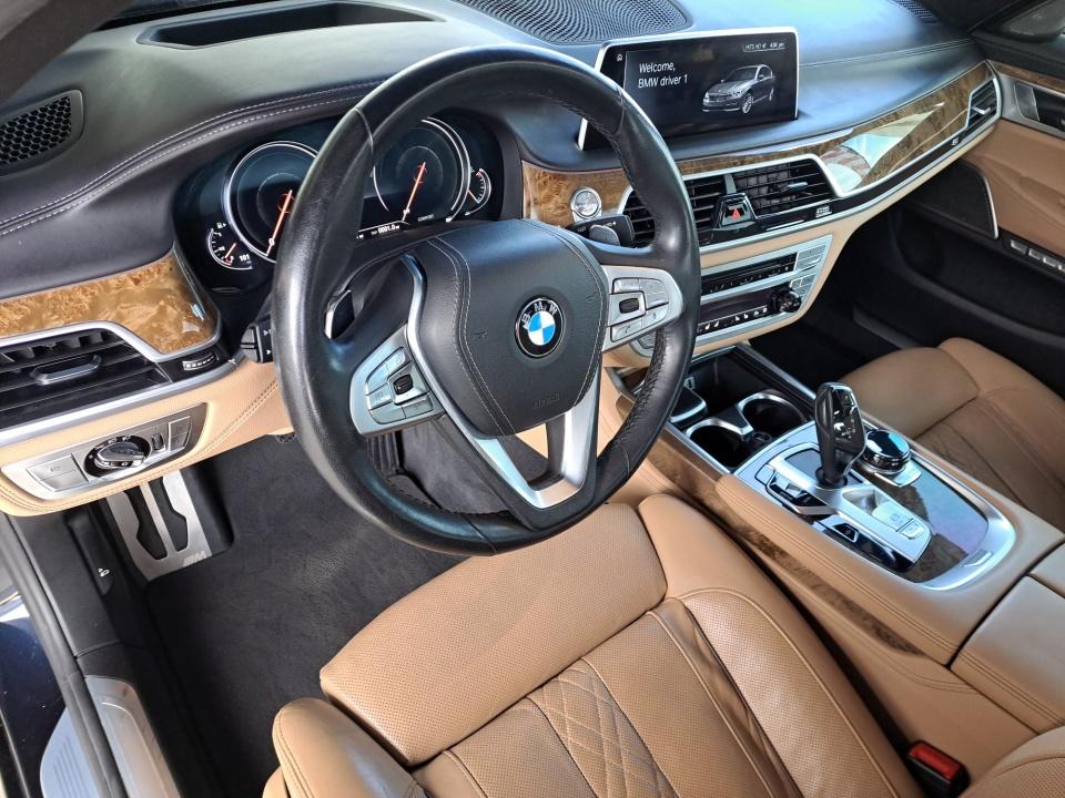 2016 BMW 750i 750i