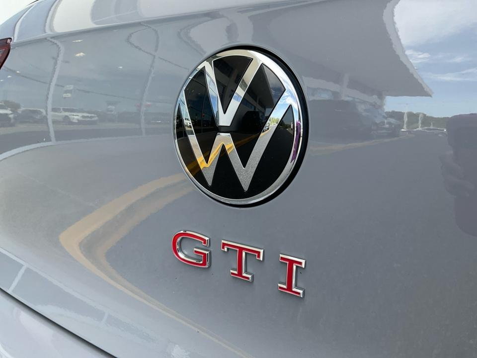2023 Volkswagen Golf GTI SE