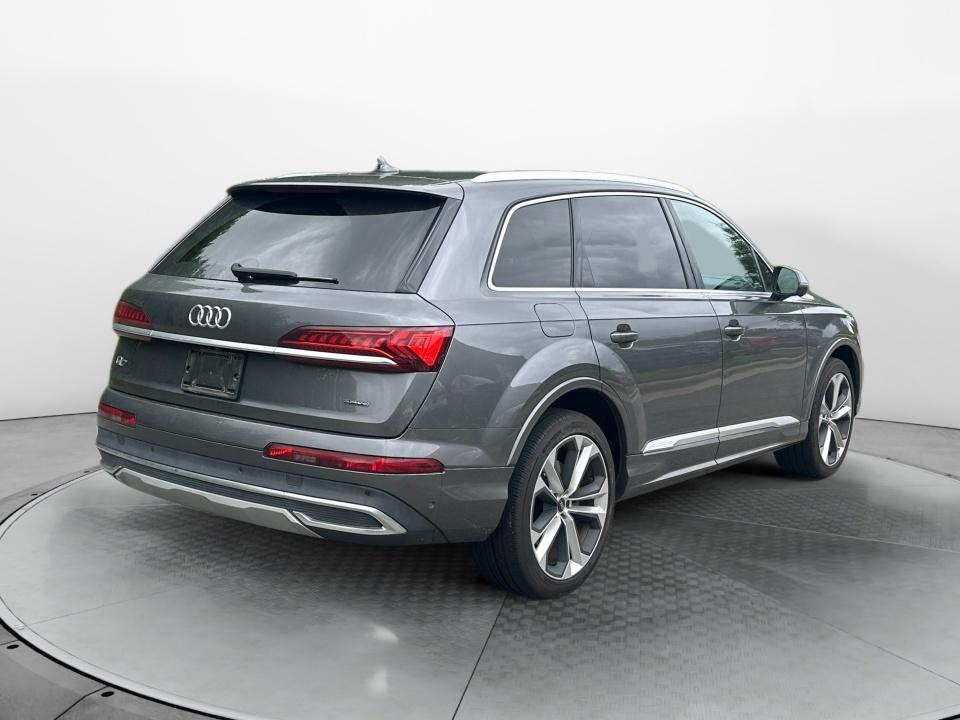 2022 Audi Q7 Premium Plus