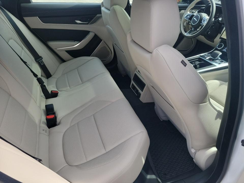2024 Jaguar XF R-Dynamic SE