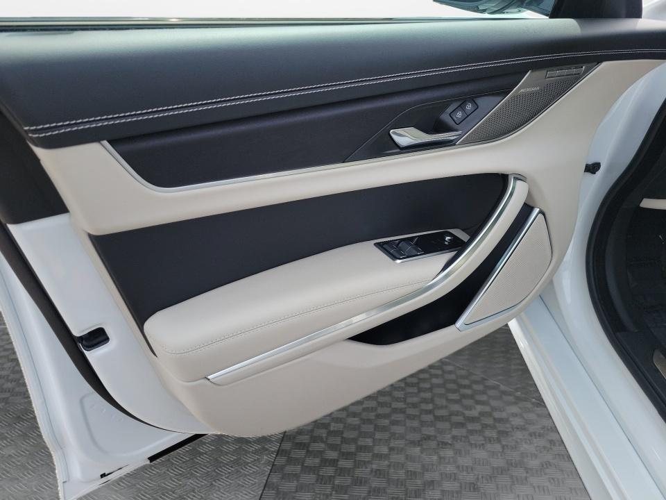 2024 Jaguar XF R-Dynamic SE