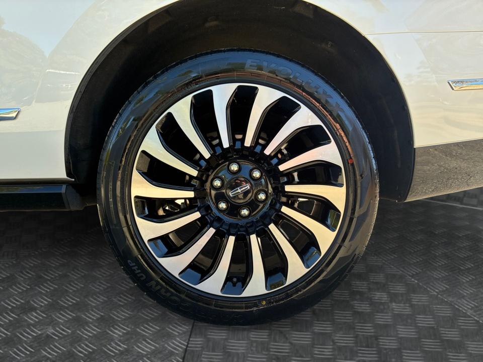 2023 Lincoln Navigator Black Label