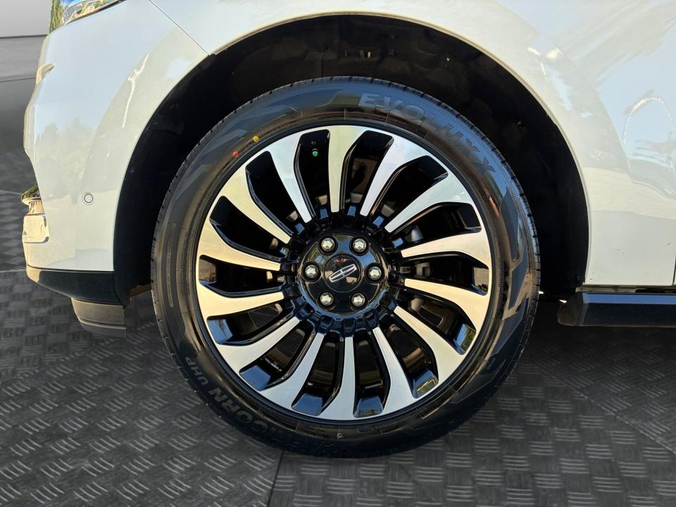 2023 Lincoln Navigator Black Label
