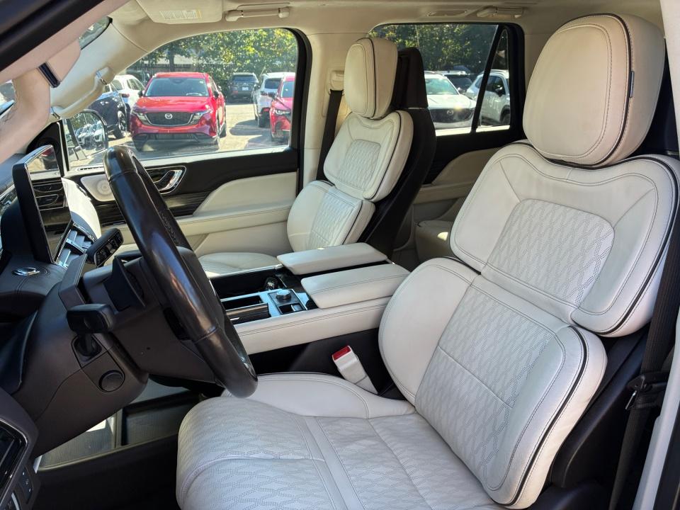 2023 Lincoln Navigator Black Label