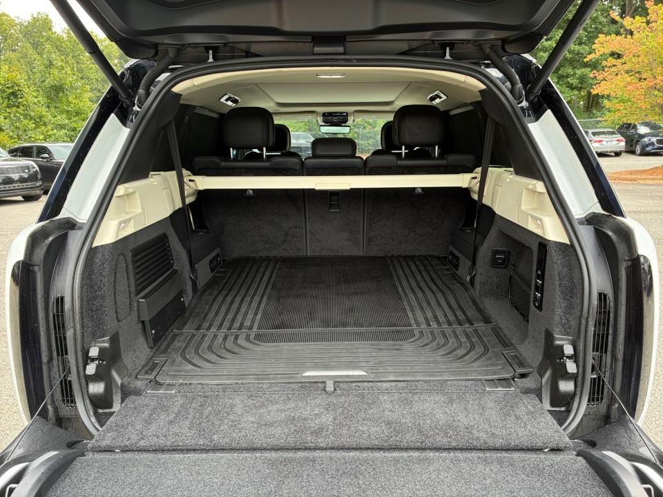 2022 Land Rover New Range Rover SE