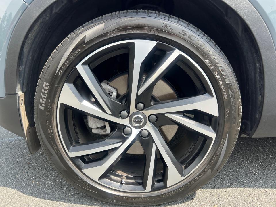 2021 Volvo XC40 R-Design